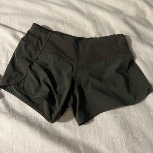 Lululemon on the run Shorts Sz 4